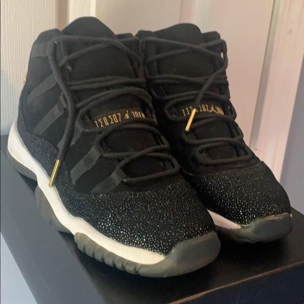 Worn 1 time , 2017
Air Jordan 11 Retro Premium GS 'Heiress'

,